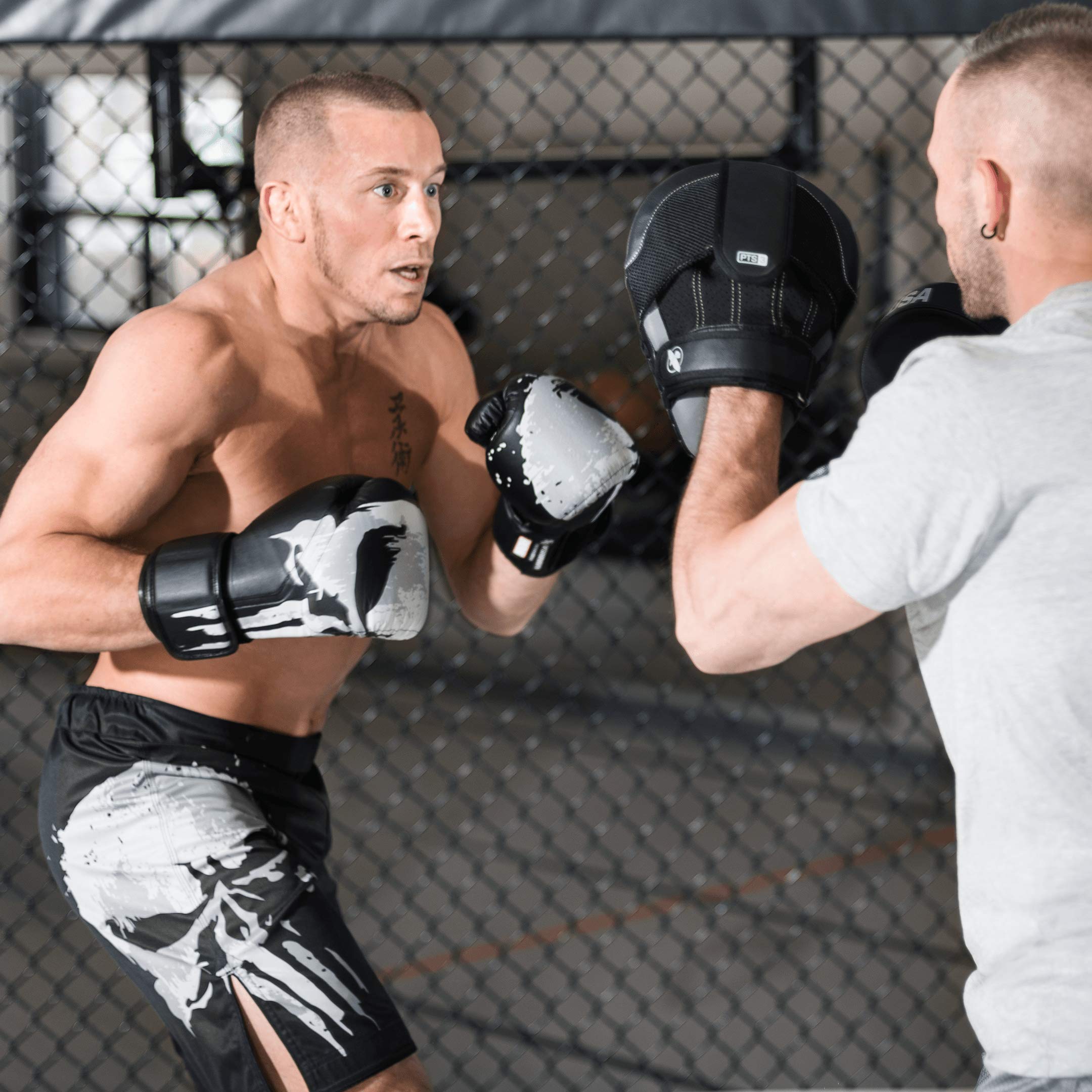 Amazon | [Hayabusa] マーベルパニッシャーMMAファイトショーツ